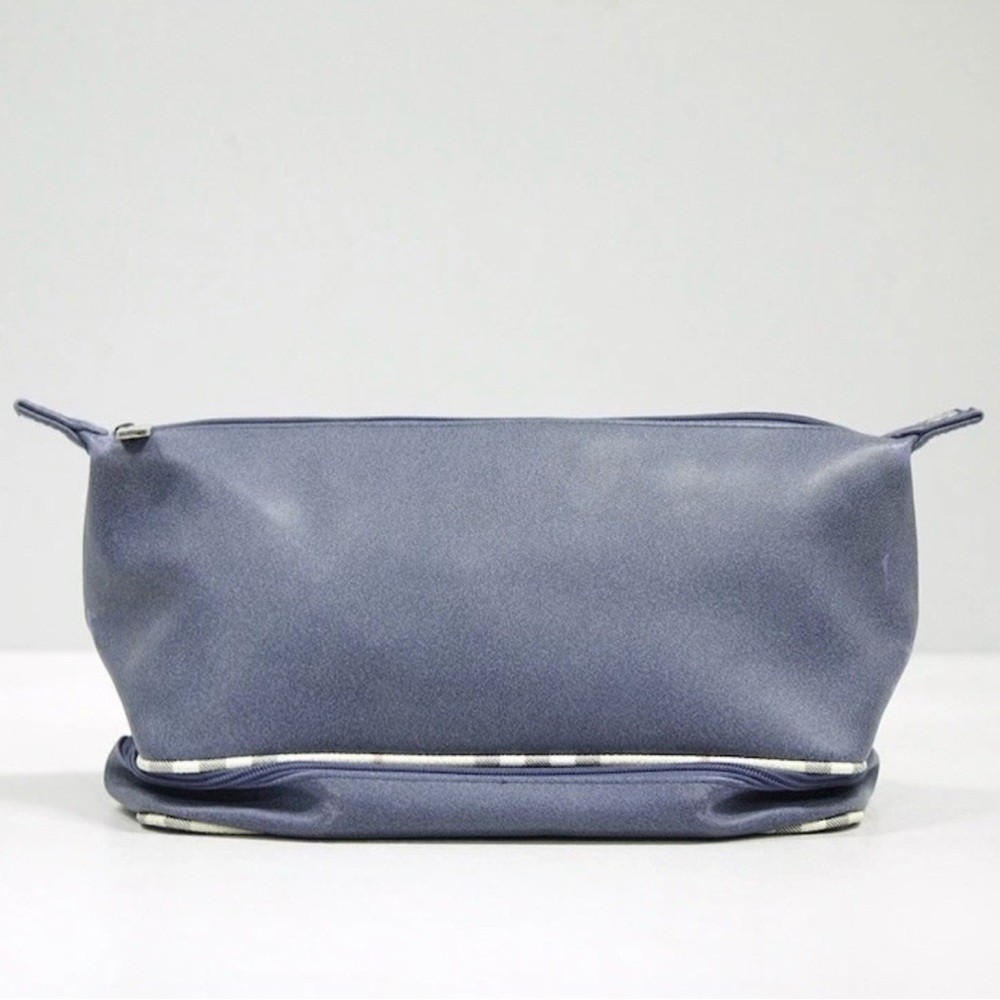 💚 Burberry Fragrance Navy Nova Check Pouch Bag Vanity Bag
Double Stack/ Rare🩷